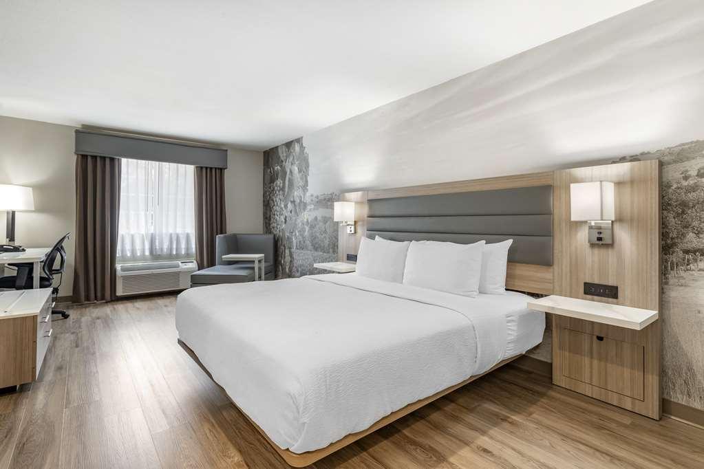 Best Western Plus Vineyard Inn Livermore Room photo