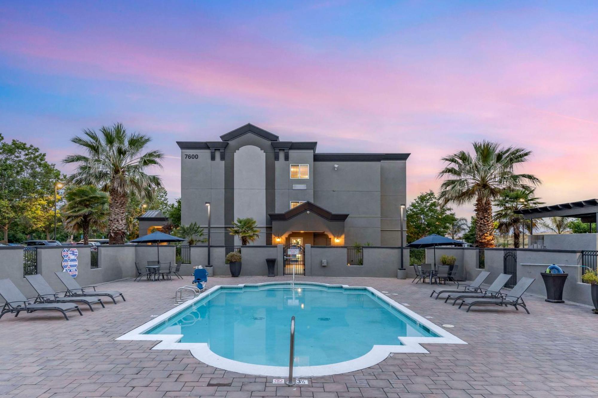 Best Western Plus Vineyard Inn Livermore Exterior photo