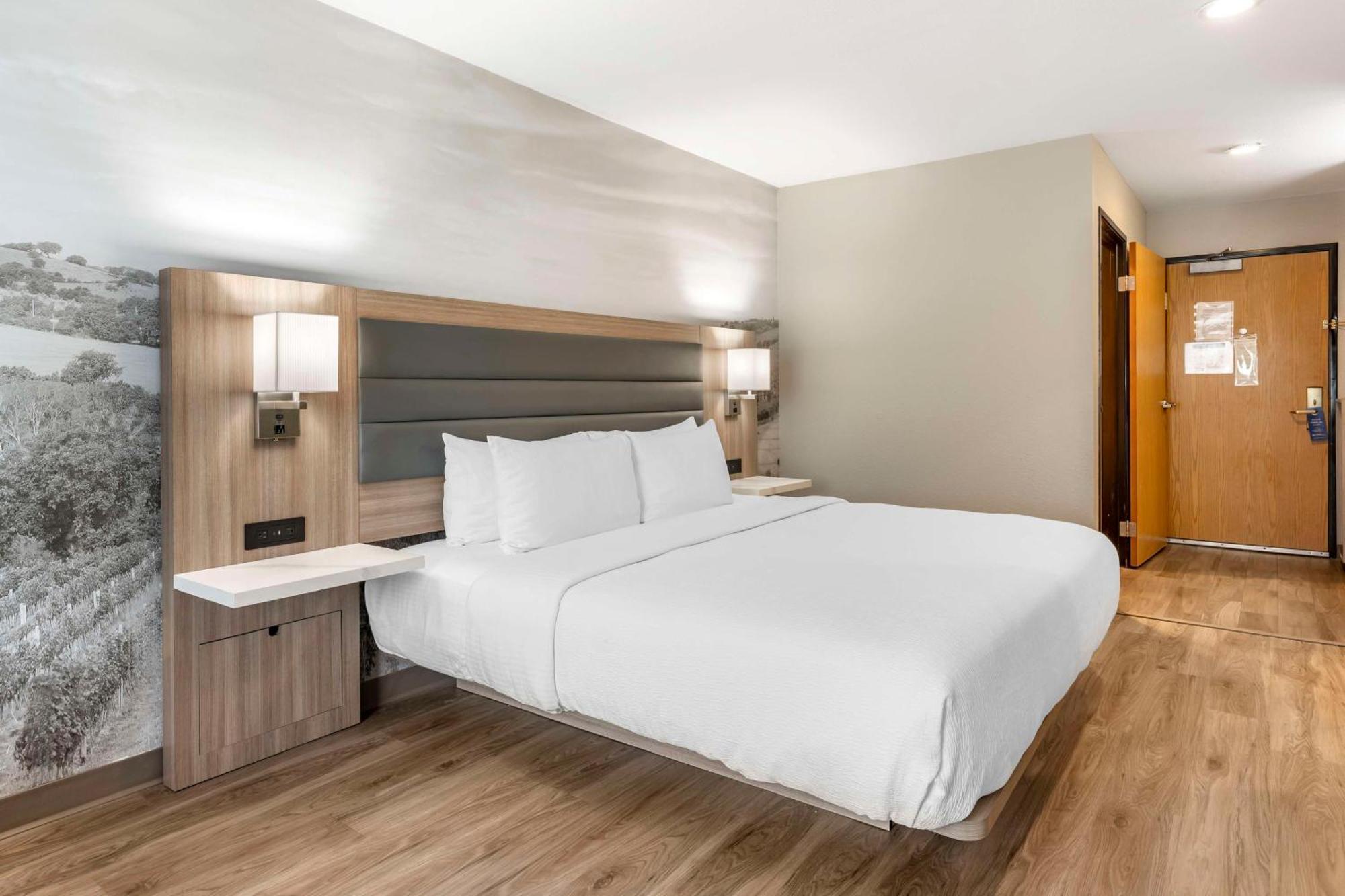 Best Western Plus Vineyard Inn Livermore Exterior photo