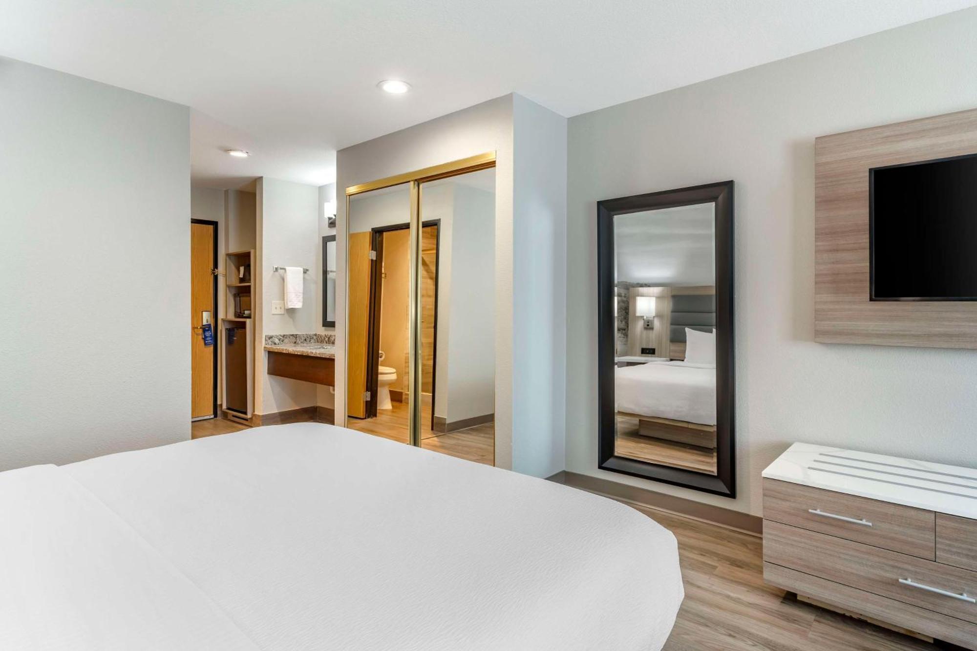 Best Western Plus Vineyard Inn Livermore Exterior photo