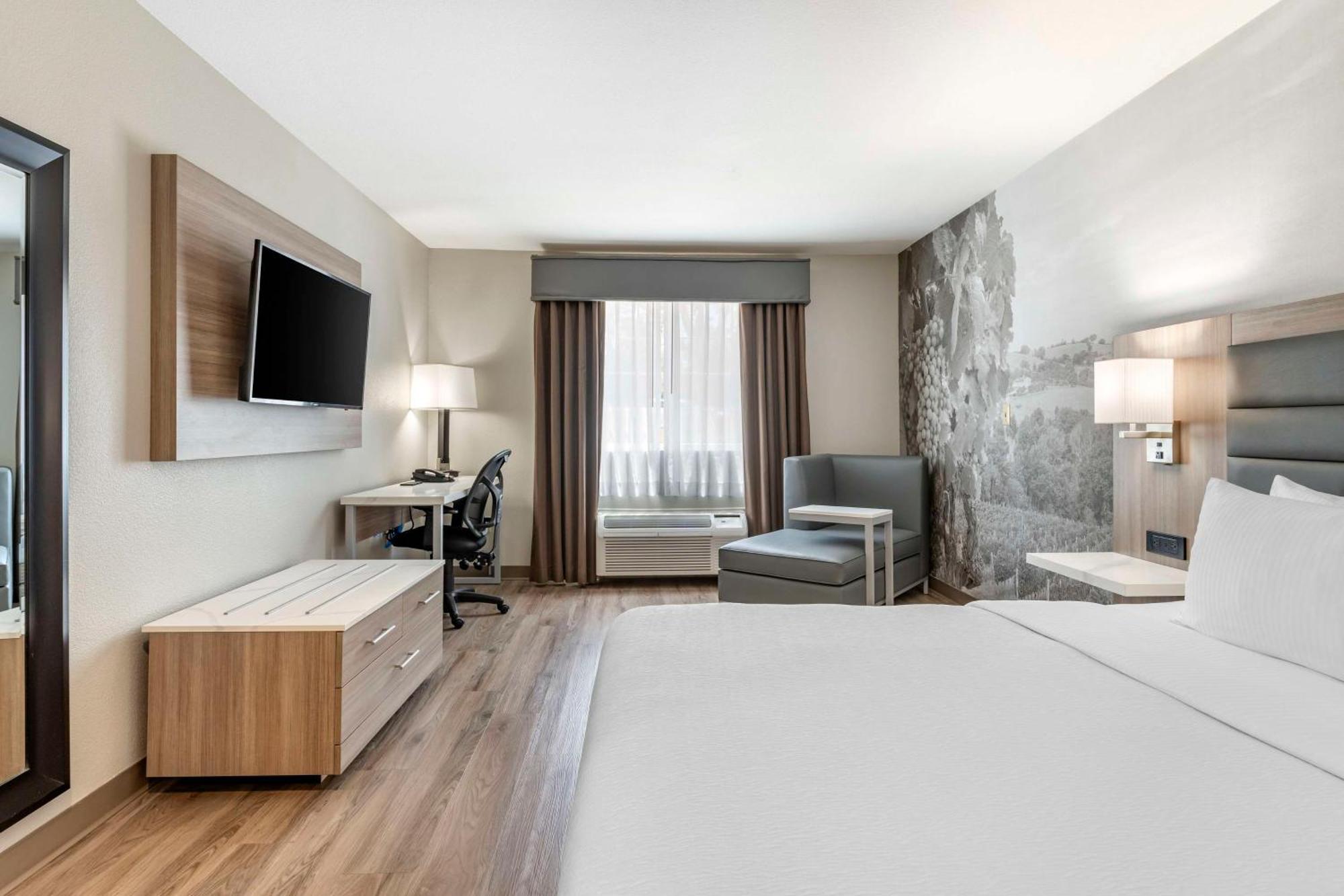 Best Western Plus Vineyard Inn Livermore Exterior photo