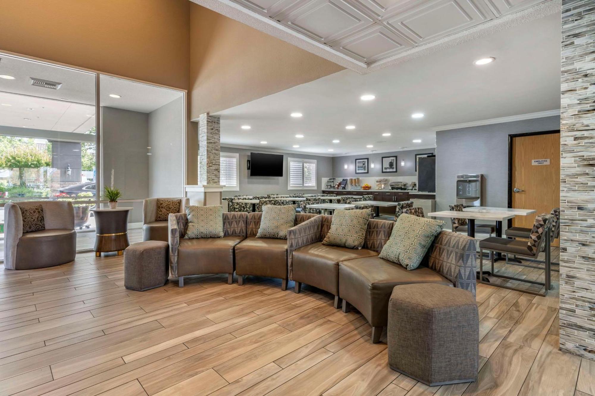 Best Western Plus Vineyard Inn Livermore Exterior photo