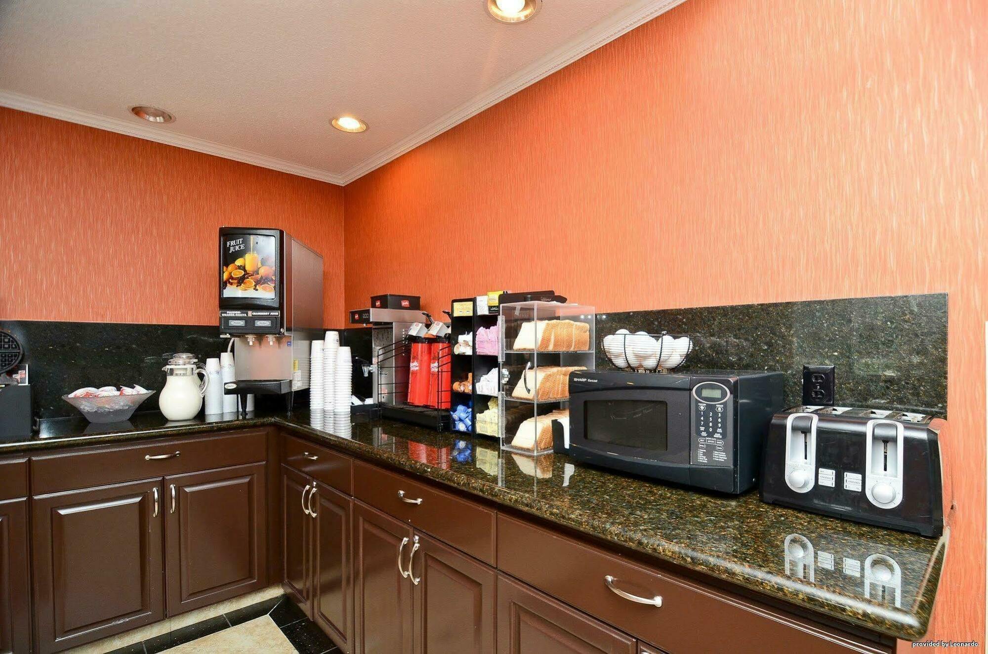 Best Western Plus Vineyard Inn Livermore Exterior photo